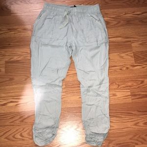 Cute jasmine colored soft pants